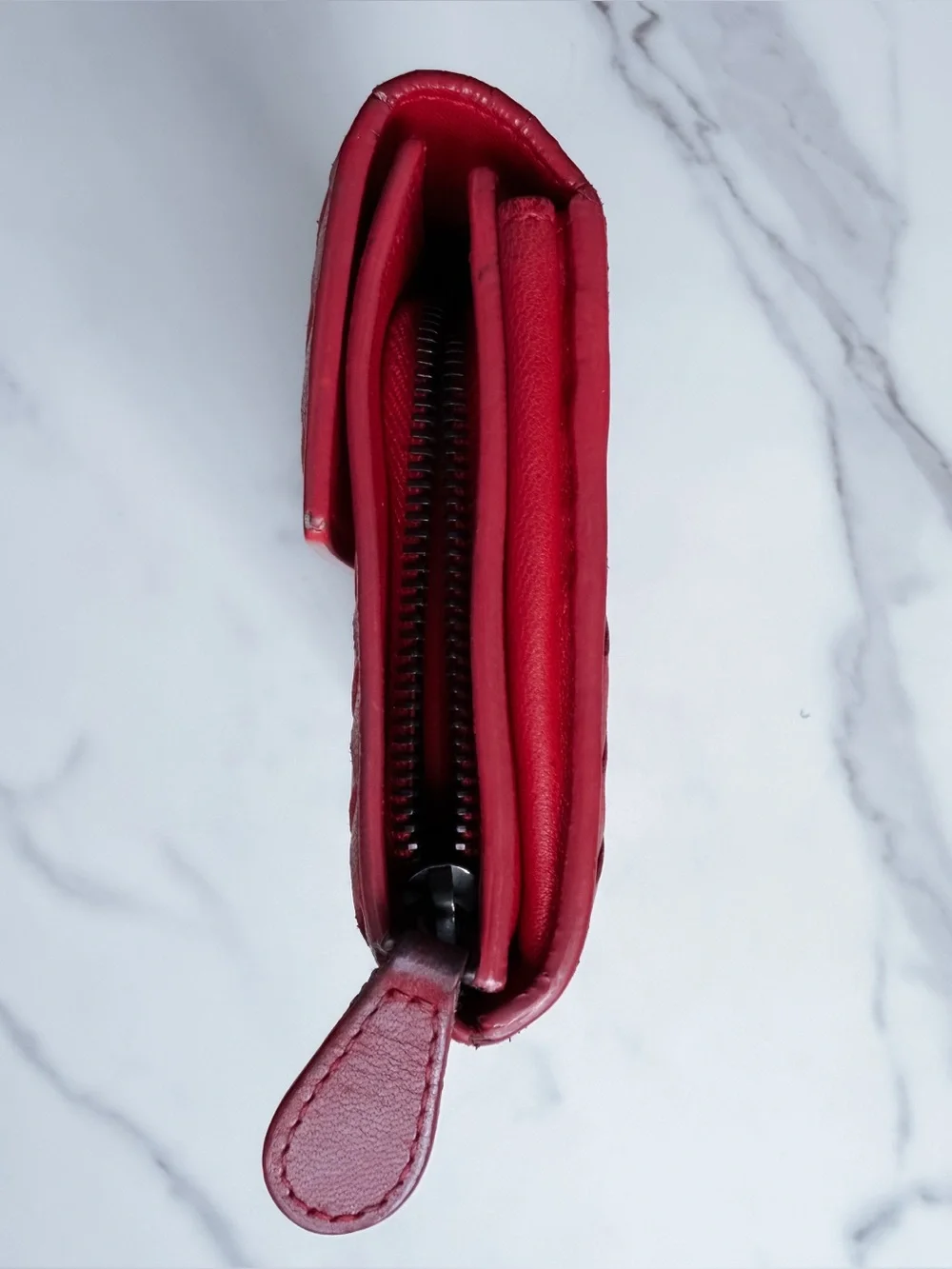 Bottega Venata Intrecciato leather flap Wallet on chain - Picture 14 of 16
